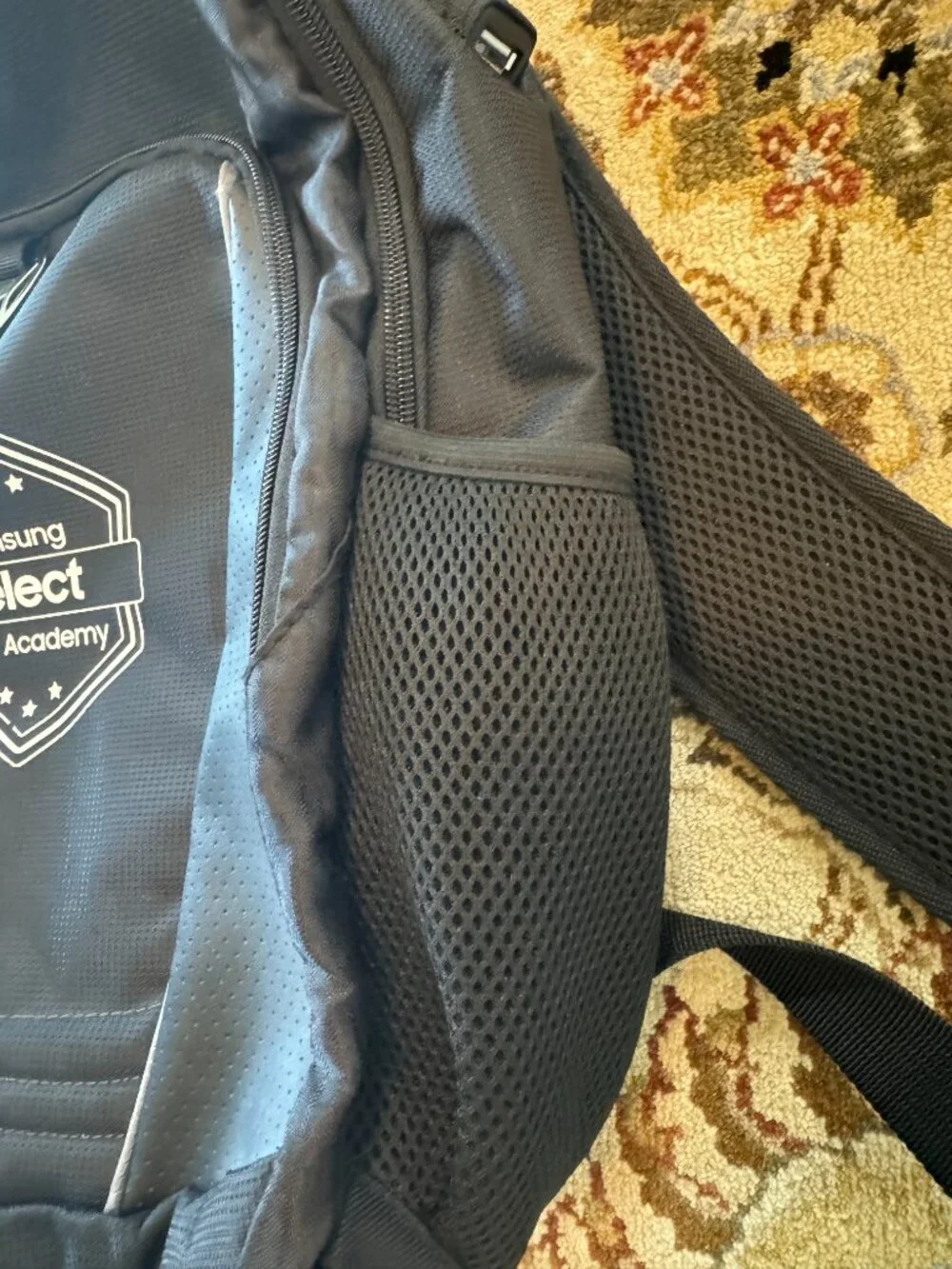 Samsung Backpack - Samsung Select Field Academy - USB Port
